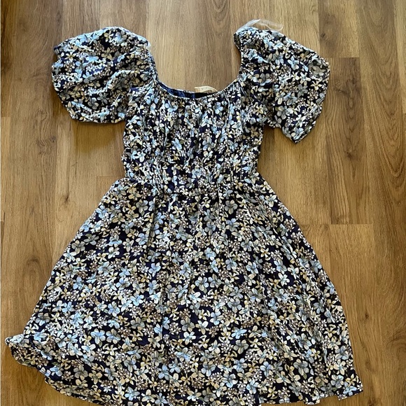 Altar'd State Dresses & Skirts - Altar'd State Floral Dress EUC, Flutter Sleeves, Defined Waist, Navy, Medium